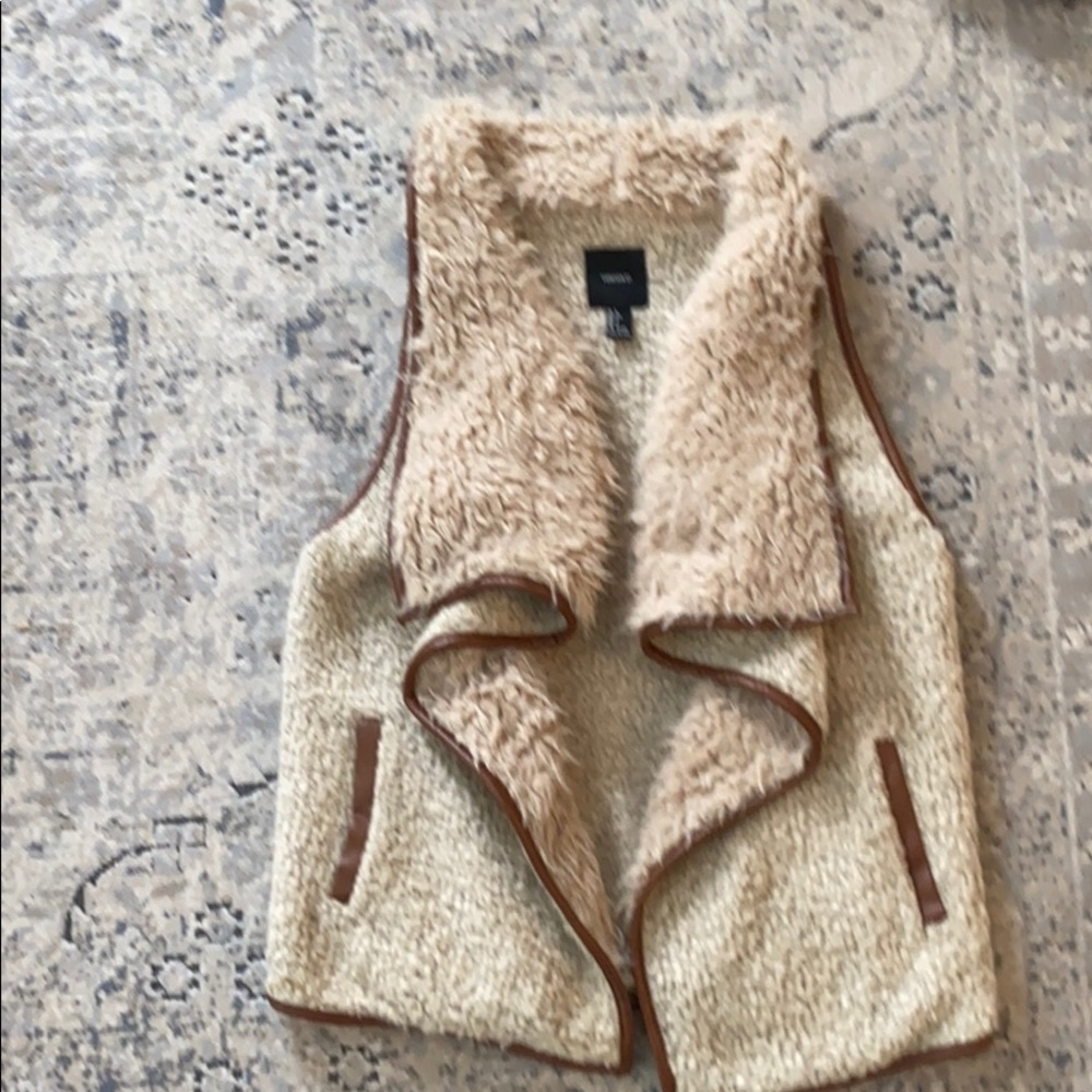 Forever 21 faux fur vest size large